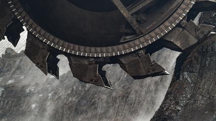 Ein Schaufelradbagger trägt Braunkohle im Braunkohletagebau Welzow-Süd der Lausitz Energie Bergbau AG (LEAG) ab. 