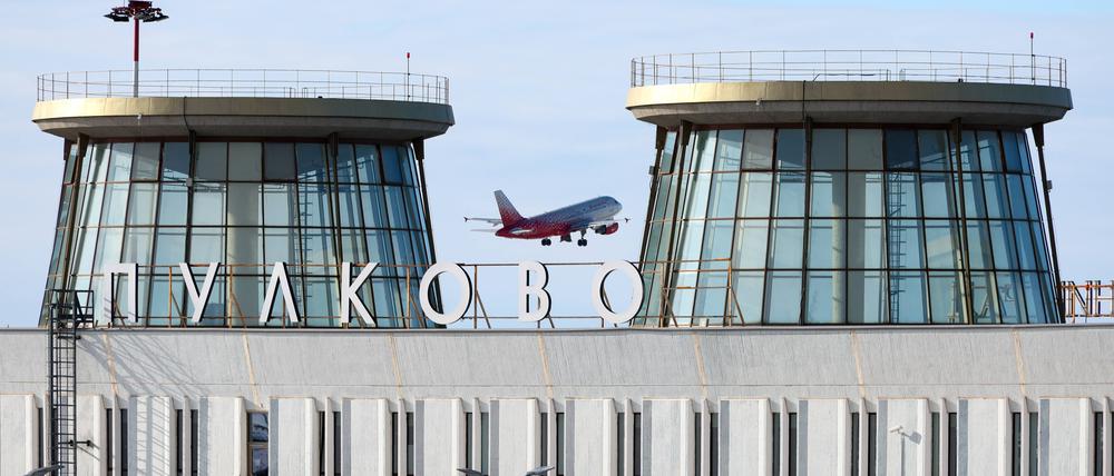 Ein Blick auf den internationalen Flughafen Pulkowo in St. Petersburg (Symbolbild)