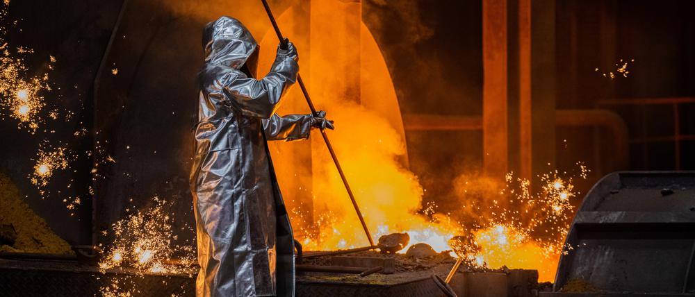 Die EU-Kommission hat deutsche Milliarden-Beihilfen zum Bau einer Großanlage für die Herstellung von klimafreundlicherem Stahl durch Thyssenkrupp genehmigt.