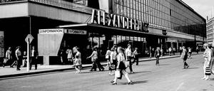 Der Bahnhof Berlin Alexanderplatz im Jahr 1970.