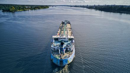 Tanker auf der Wolga. Über Drittländer kommt nach wie vor Diesel in die EU, der vermutlich aus russischem Rohöl hergestellt wurde.