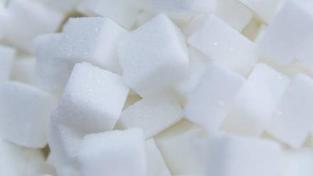 Ein dauerhaft zu hoher Blutzuckerspiegel wird als Zuckerkrankheit, Hyperglykämie oder Diabetes mellitus bezeichnet.