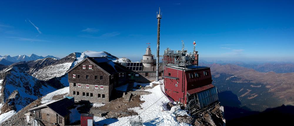 Das Sonnblick-Observatorium im Salzburger Pinzgau ist das höchstgelegene dauerhaft besetzte Observatorium Europas. Hier, auf 3106 Metern, wurden am 11. Juli 2023 15,7 Grad Celsius gemessen – ein Rekord. 