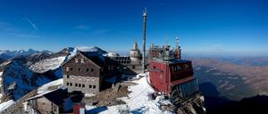Das Sonnblick-Observatorium im Salzburger Pinzgau ist das höchstgelegene dauerhaft besetzte Observatorium Europas. Hier, auf 3106 Metern, wurden am 11. Juli 2023 15,7 Grad Celsius gemessen – ein Rekord. 