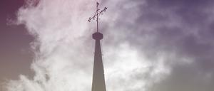 Vom Gehalt abgezogene Beiträge gehen automatisch über das Finanzamt an die Kirche.