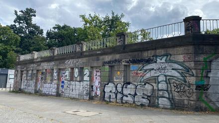 Das Bezirksamt sucht Nutzer:innen für zwei Räume der ehemaligen WC-Anlage am Viktoriapark in Kreuzberg. 