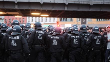 Nach Angaben einer Polizeisprecherin wurden 5000 Menschen für die 1.-Mai-Demo angemeldet. 