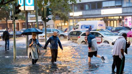 Bei extremem Regen im Juni 2017 standen Straßen in der Berliner City unter Wasser. 