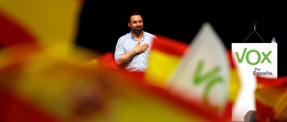 Die rechtspopulistische Partei Vox, hier ihr Vorsitzender Santiago Abasca, könnte der konservativen Partido Popular zu einer Regierungsmehrheit verhelfen. 