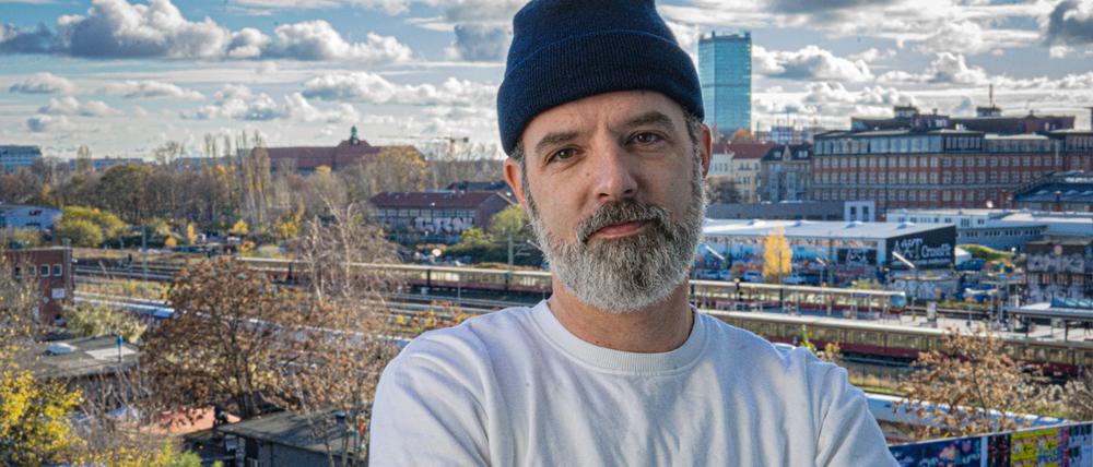 Danny Bokelmann alias D-Bo rappte einst an der Seite von Bushido, führte mit ihm gemeinsam das Label Ersguterjunge. Heute betreibt er das Label Wolfpack Entertainment
