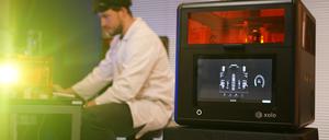 Das Start-up Xolo mit Sitz in Adlershof hat einen speziellen 3D-Drucker entwickelt, der besonders gleichmäßige und glatte Teile fertigen kann.
