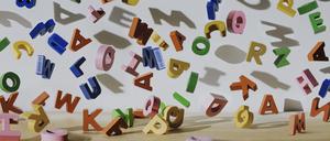 Im Durcheinander der Buchstaben: Lese- und Rechtschreibstörungen treten meist gemeinsam auf. Sie werden unter dem Begriff „Legasthenie“ zusammengefasst. 