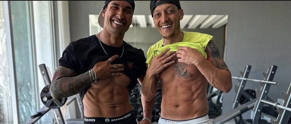 Mesut Özil posiert auf Instagram.