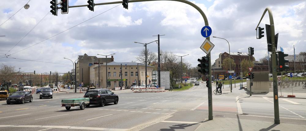 Die Einmündung der Heinrich-Mann-Allee (Mitte) soll umgebaut werden.