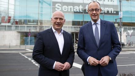 Ein Bild aus vertrauteren Tagen: Im Berliner Wahlkampf agierten Kai Wegner und Friedrich Merz noch „eng abgestimmt“ - gerade gehen sie sich aus dem Weg.