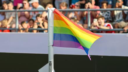 In vielen Sportvereinen bekommen queere Themen zunehmend mehr Sichtbarkeit.