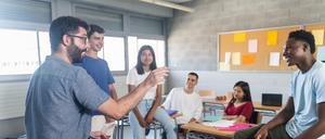 Der Exzellenzverbund der Berliner Unis will auch Studierende mit Projekttutorien fördern. Doch jetzt gibt es Ärger: Die Studierenden warten seit April auf ihr Gehalt.