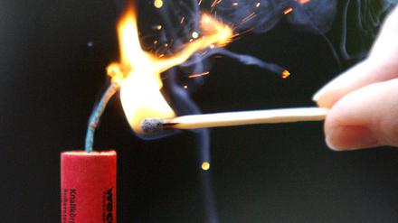 Eine große Menge Pyrotechnik hat die Bundespolizei in einem Kleintransporter in Brandenburg gefunden.