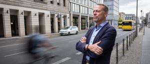 Unfallforscher Siegfried Brockmann fotografiert am 19.07.2023 an der Leipziger Straße/ Wilhelmstraße.