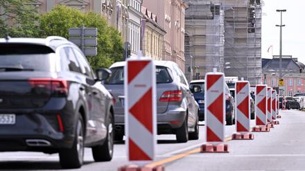Eine Mehrheit der Befragten kann sich weniger Ausgaben für Straßen und Verkehrsflächen vorstellen. 