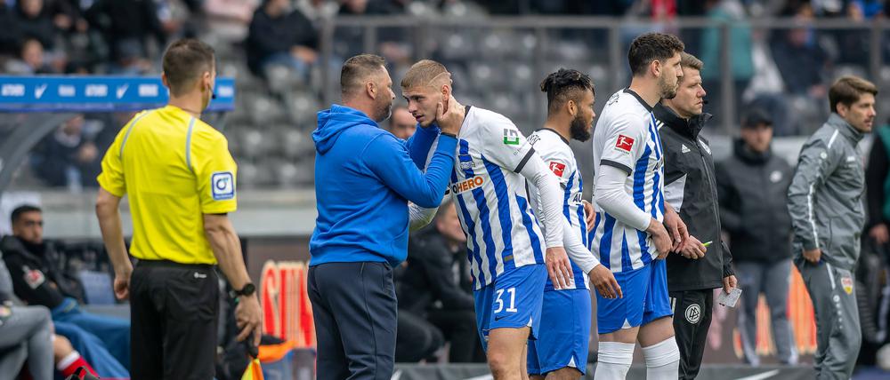 Tipps an den Sohn: Pal und Marton Dardai.