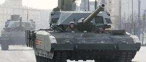 Ein A T-14 Armata Panzer bei der Militärparade zum 77. Jahrestag des Sieges der Sowjetunion über Nazi-Deutschland.