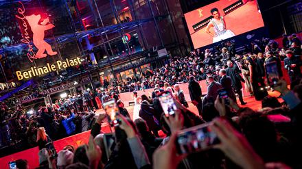 Das Publikum ist der Star – mit Jury-Präsidentin Kristen Stewart bei der Eröffnung der 73. Berlinale am 16. Februar 2023. 