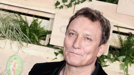 Oliver Masucci spielt in „The Palace“ von Roman Polanski mit.