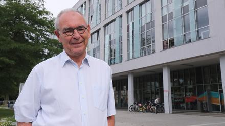 Potsdam, 27.06.2023 / Lokales /
Hans-Christoph Hobohm, Potsdamer Bibliotheksgesellschaft, Sommerserie „Wahlweise“ mit FFF,
Foto: Ottmar Winter PNN