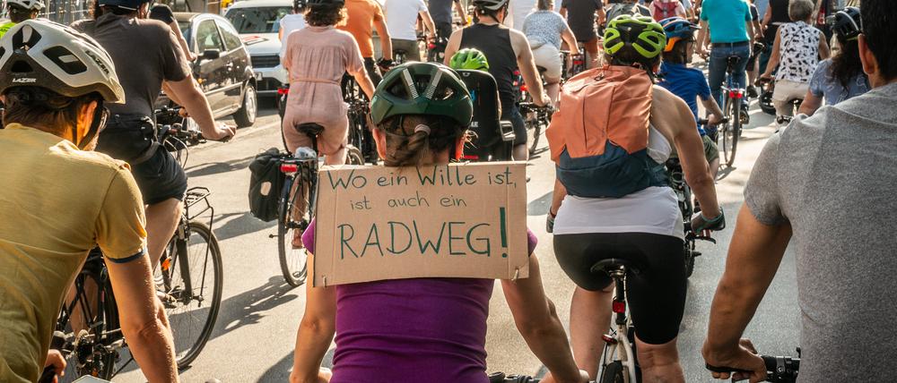 Demo gegen den Baustopp der Radwege Hauptstrasse, Grunewaldstrasse, 14.7.23