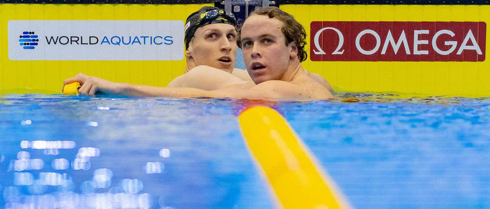 Entsetzen links, Freude rechts. Lukas Märtens wurde Fünfter, der Australier Samuel Short holte Silber über die 800 Meter.