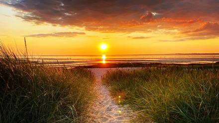 Sonnenuntergang am Strand Sahlenburg in Cuxhaven.