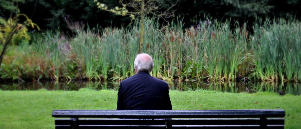 Alzheimer und die Liebe: Lore schaut Georg beim langsamen Verschwinden zu.