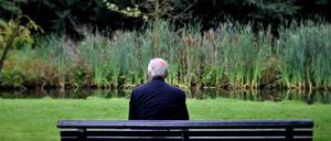 Alzheimer und die Liebe: Lore schaut Georg beim langsamen Verschwinden zu.