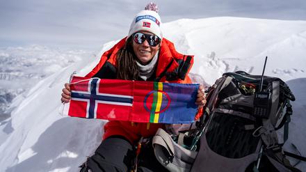 Kristin Harila auf einem Berggipfel im April 2023
