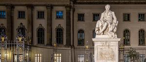 Ein Dozent der Humboldt-Universität Berlin steht im Verdacht, über zwei Jahrzehnte Studentinnen verbal belästigt zu haben. Abgemahnt wurde er nach Tagesspiegel-Recherchen schon 2007.