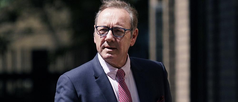 Nicht schuldig in allen neun Anklagepunkten: der US-Schauspieler vor dem Southwark Crown Court in London.