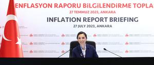 Hafize Gaye Erkan, hier bei einer Pressekonferenz im Juli.