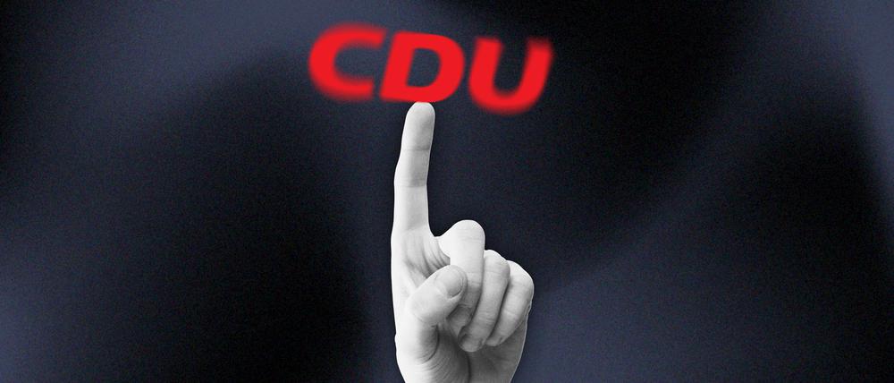 Am Kipppunkt? Dass die CDU unter Parteichef Merz zunehmend mit AfD-Positionen kokettiert, hält Thomas Biebricher für gefährlich.