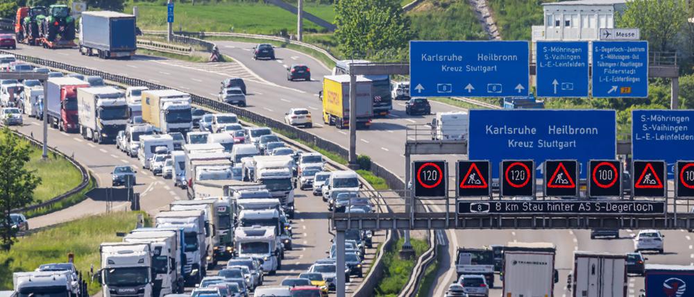 Der ADAC warnt Reisende, dass nun eines der schlimmsten Stauwochenenden des Jahres bevorstehe.