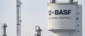 BASF in Ludwigshafen: Der Chemieriese schließt am Stammsitz mehrere energieintensive Anlagen.