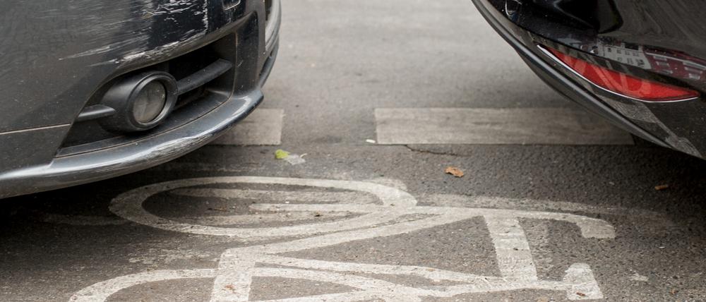 Falschparker blockieren Radweg (Symbolbild)