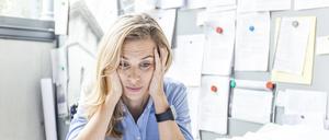 Arbeitsbedingtes Leiden ist weitverbreitet und führt zu viele Krankschreibungen.