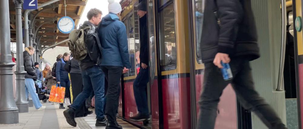 19.000 Menschen nutzen täglich den S-Bahnhof Zehlendorf: Bisher gibt es nur einen einzigen Zugang zu den Gleisen.