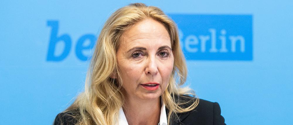 Berlins Polizeipräsidentin Barbara Slowik bei einer Pressekonferenz.