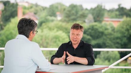 Martin Schirdewan, der Co-Vorsitzende der Linken, beantwortet im «Berlin direkt»-Sommerinterview im ZDF die Fragen von Shakuntala Banerjee, stellvertretende Leiterin des Hauptstadtstudios des ZDF. 
