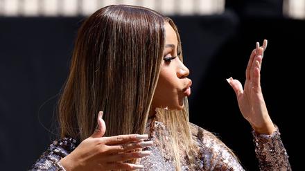 US-Rapperin Cardi B hat bei einem Konzert in Las Vegas ihr Mikrofon auf eine Zuschauerin geworfen (Archivbild).
