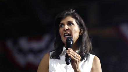 Die republikanische Präsidentschaftskandidatin und ehemalige UN-Botschafterin Nikki Haley auf einer Wahlkampfveranstaltung in Iowa City (Archivbild)