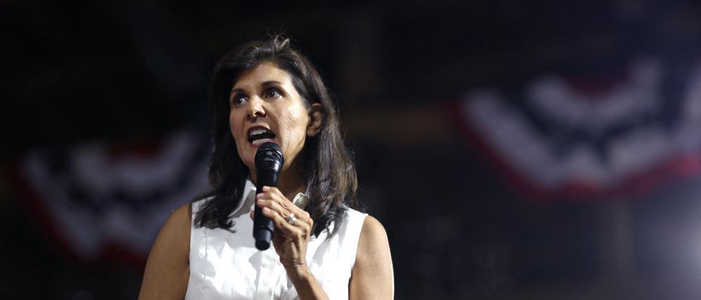 Die republikanische Präsidentschaftskandidatin und ehemalige UN-Botschafterin Nikki Haley auf einer Wahlkampfveranstaltung in Iowa City (Archivbild)