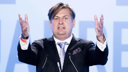 Maximilian Krah spricht  bei seiner Vorstellungsrede als AfD-Spitzenkandidat für die Europawahl bei der der AfD Europawahlversammlung in der Messe Magdeburg. 